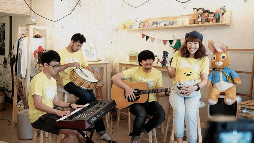 กิจกรรมร่วมใส่ Thailand Tee Special Edition ถวายพระพรให้ในหลวงของเรา